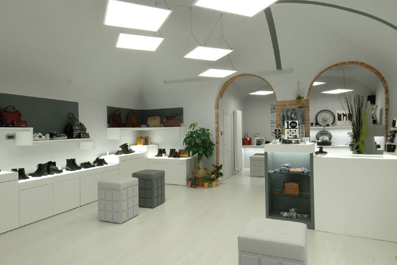 Arredamenti per negozi di calzature - Cuneo Arreda